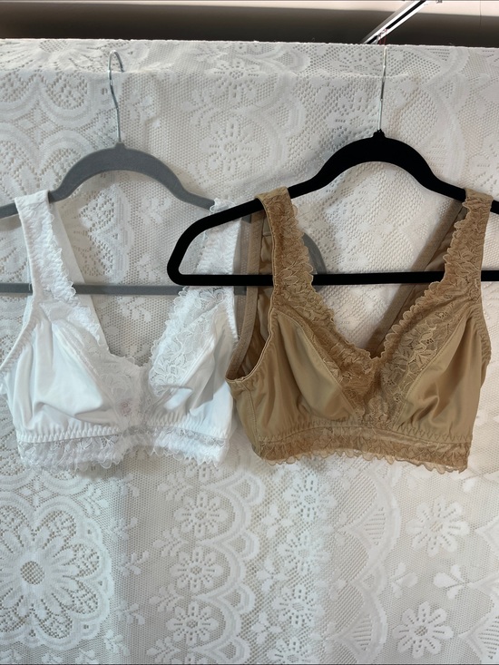 Breezies Other - Breezies Set of 2 Lace Soft Support Wirefree Bra NIB M